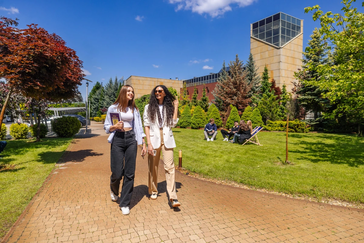 WSPiA Rzeszowska Szkoła Wyższa 15