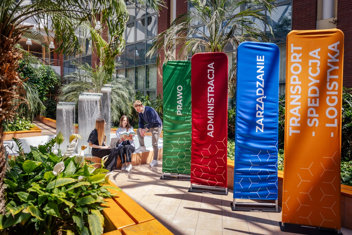 WSPiA Rzeszowska Szkoła Wyższa 18