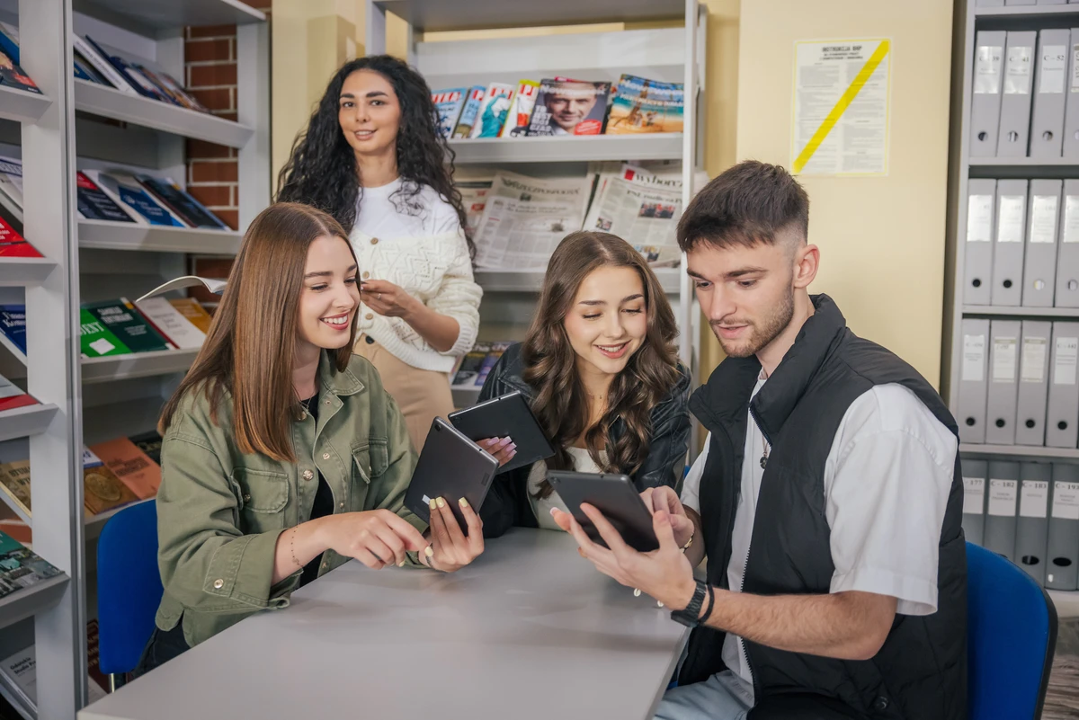 WSPiA Rzeszowska Szkoła Wyższa 8